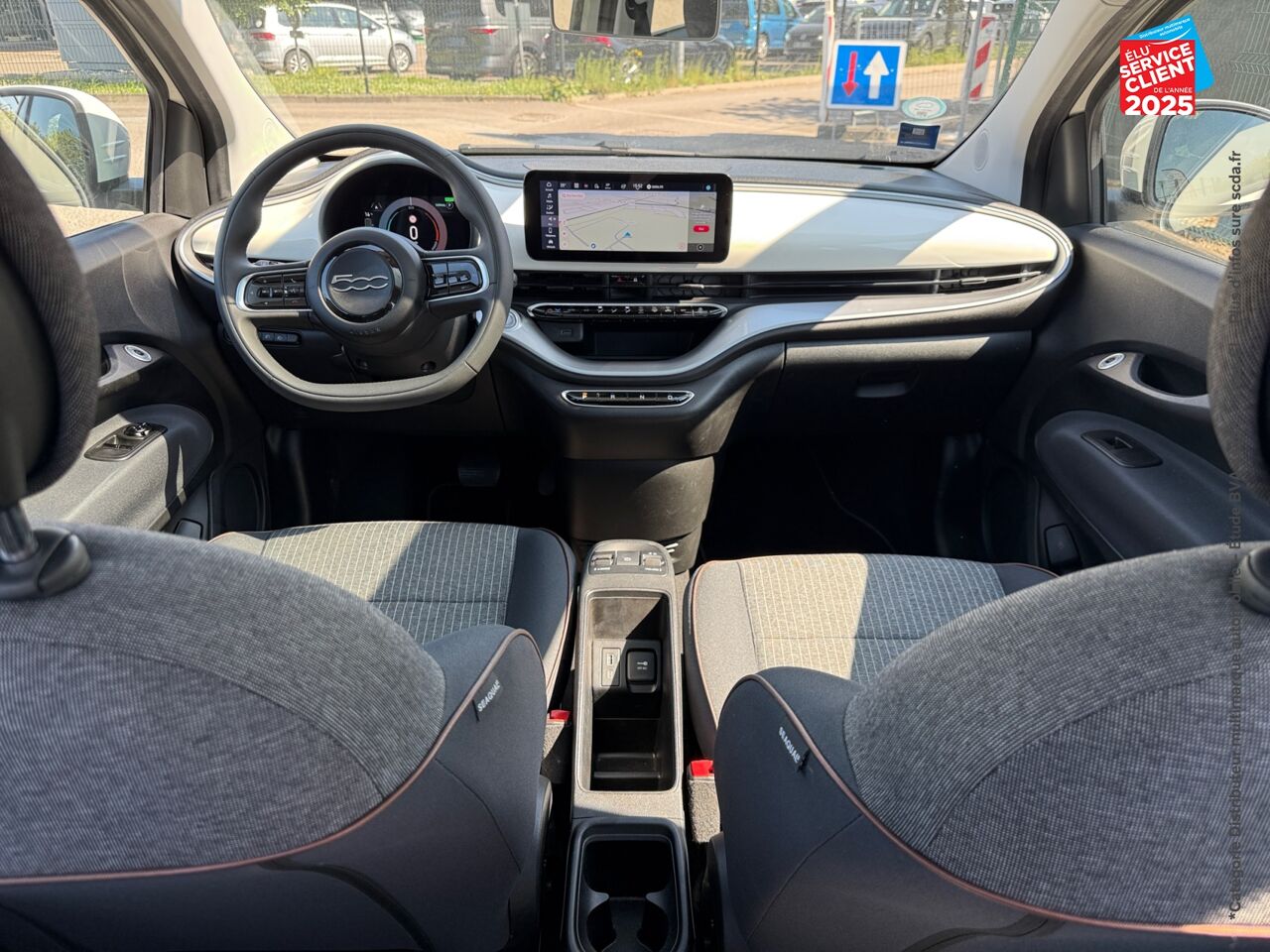 Véhicule d'occasion FIAT 500 E 118CH ICONE TPANO GPS CAMERA chez HESS Automobile