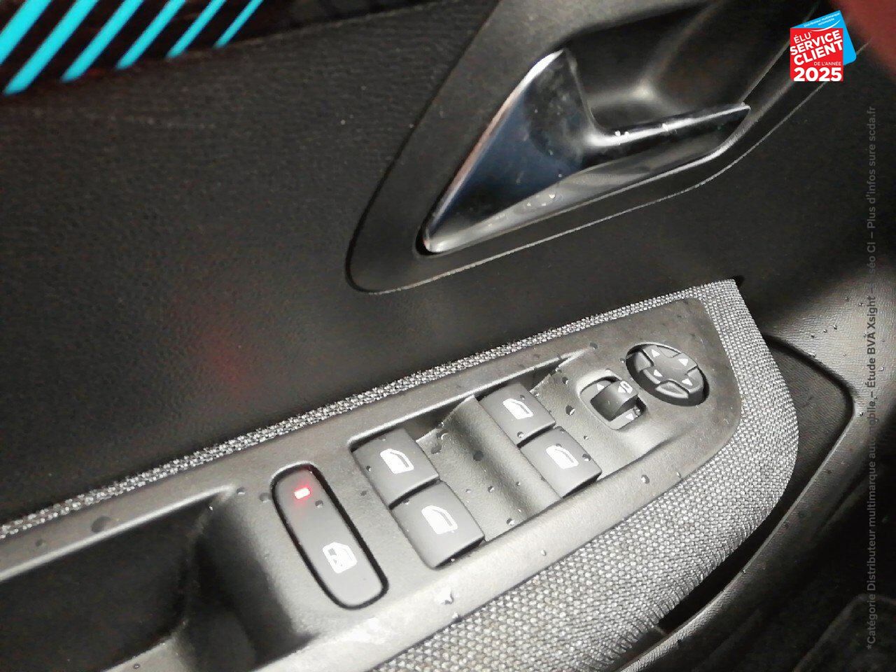 Véhicule d'occasion PEUGEOT 208 1.2 PURETECH 75CH SS STYLE chez Renault Colmar