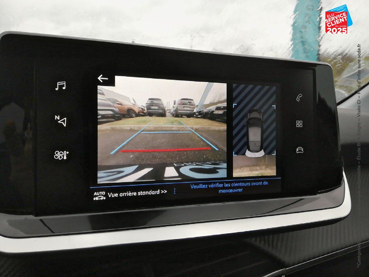 Véhicule d'occasion PEUGEOT 208 1.2 PURETECH 75CH SS STYLE chez Renault Colmar
