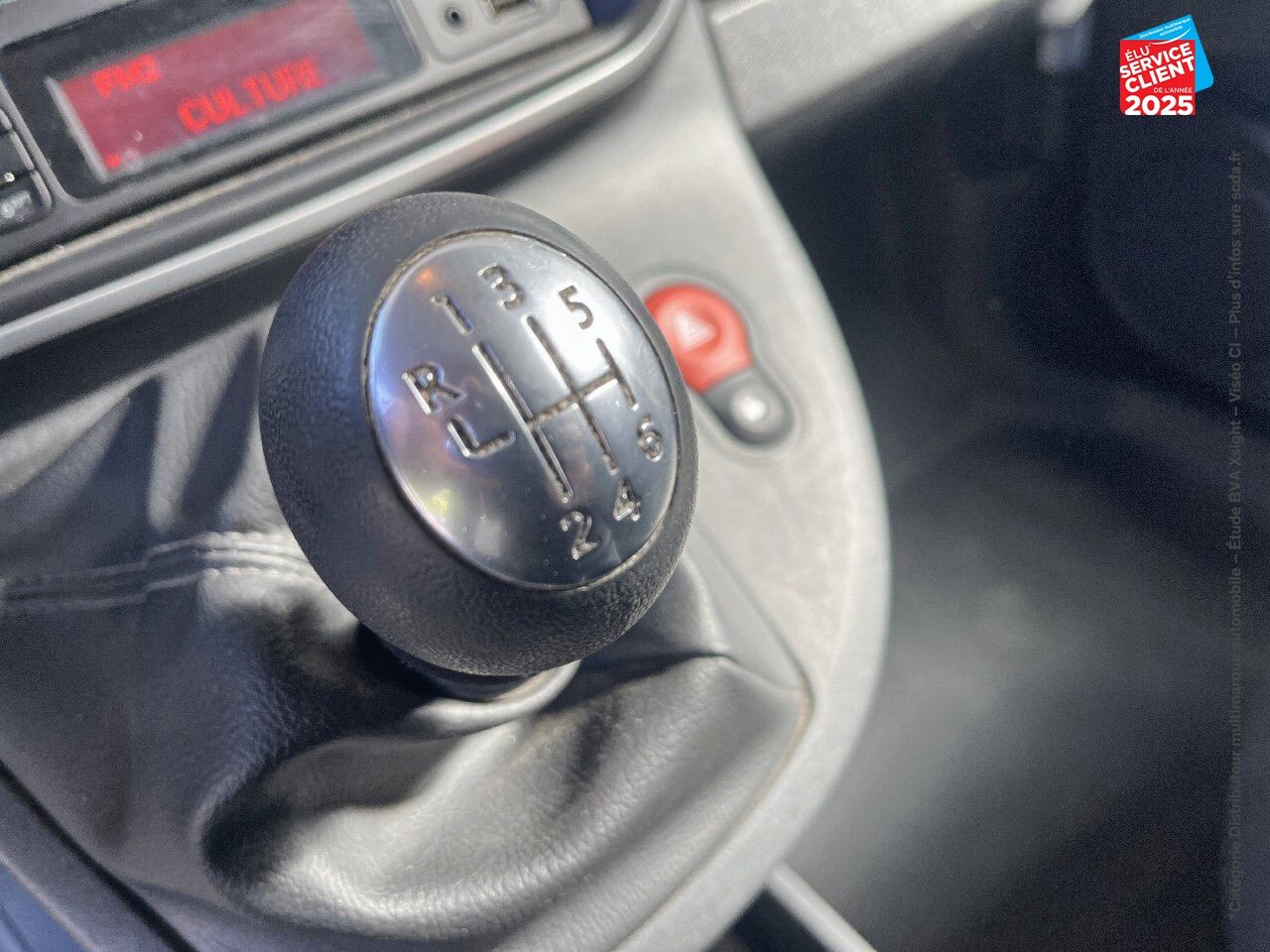 Véhicule d'occasion RENAULT KANGOO EXPRESS 1.5 BLUE DCI 80CH GRAND CONFORT chez Toyota Verdun