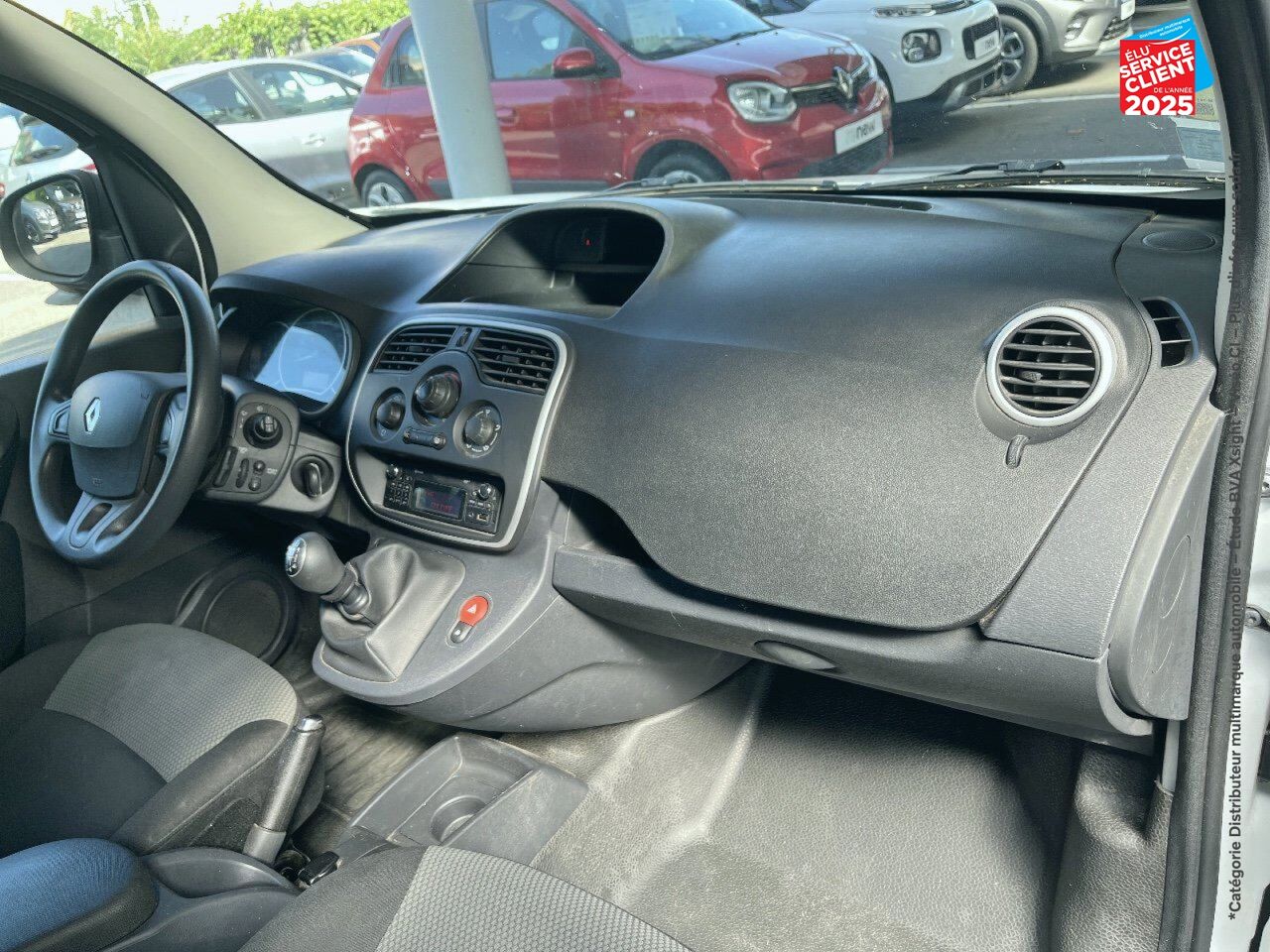 Véhicule d'occasion RENAULT KANGOO EXPRESS 1.5 BLUE DCI 80CH GRAND CONFORT chez Toyota Verdun