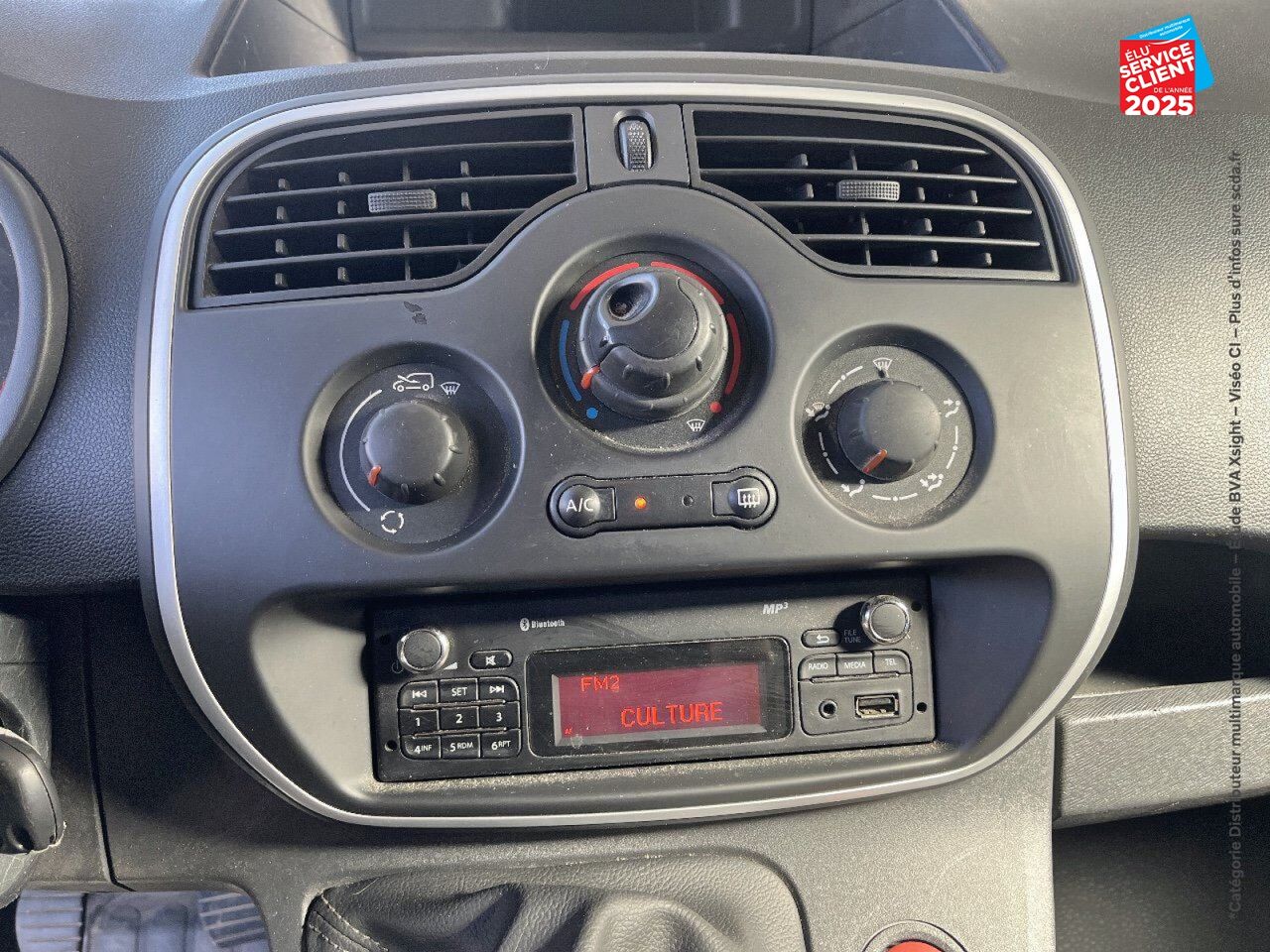 Véhicule d'occasion RENAULT KANGOO EXPRESS 1.5 BLUE DCI 80CH GRAND CONFORT chez Toyota Verdun