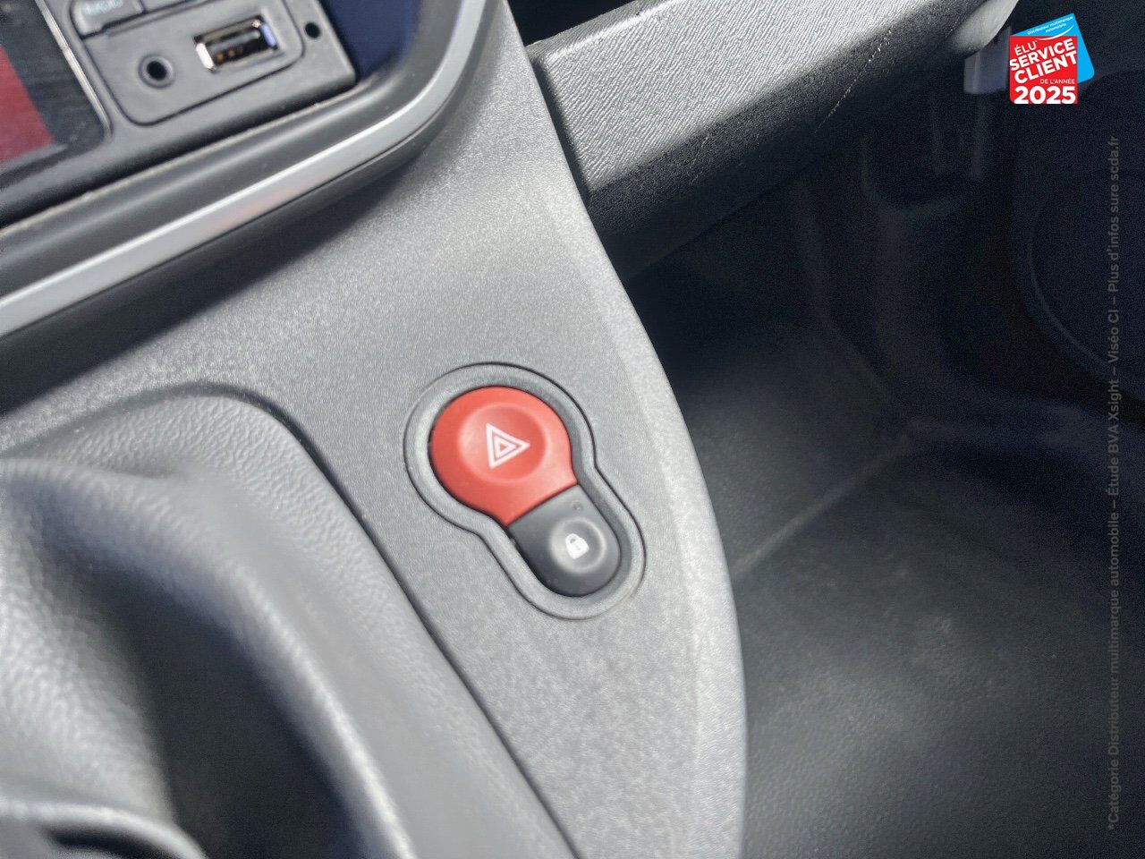 Véhicule d'occasion RENAULT KANGOO EXPRESS 1.5 BLUE DCI 80CH GRAND CONFORT chez Toyota Verdun