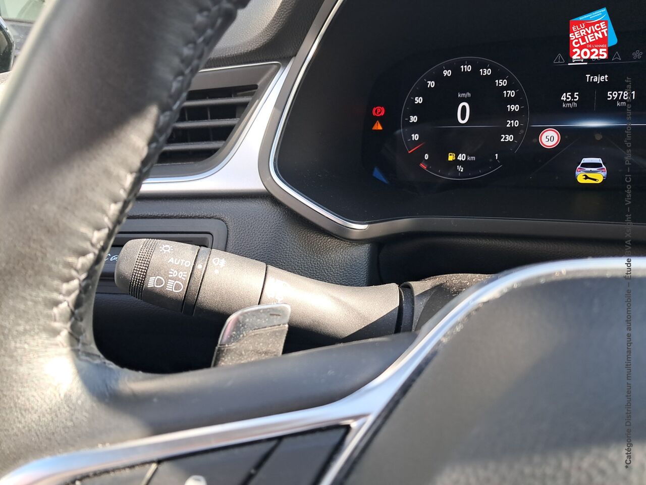 Véhicule d'occasion RENAULT CAPTUR 1.3 TCE MILD HYBRID 160CH TECHNO EDC chez Renault Saint-Louis
