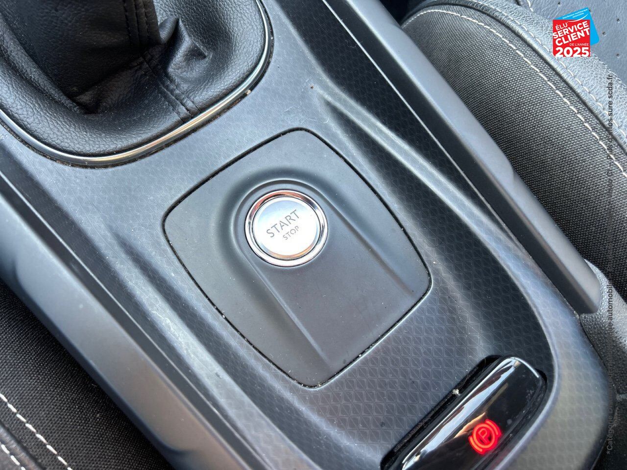 Véhicule d'occasion DS DS 4 PURETECH 130CH SPORT CHIC SS chez Renault Colmar