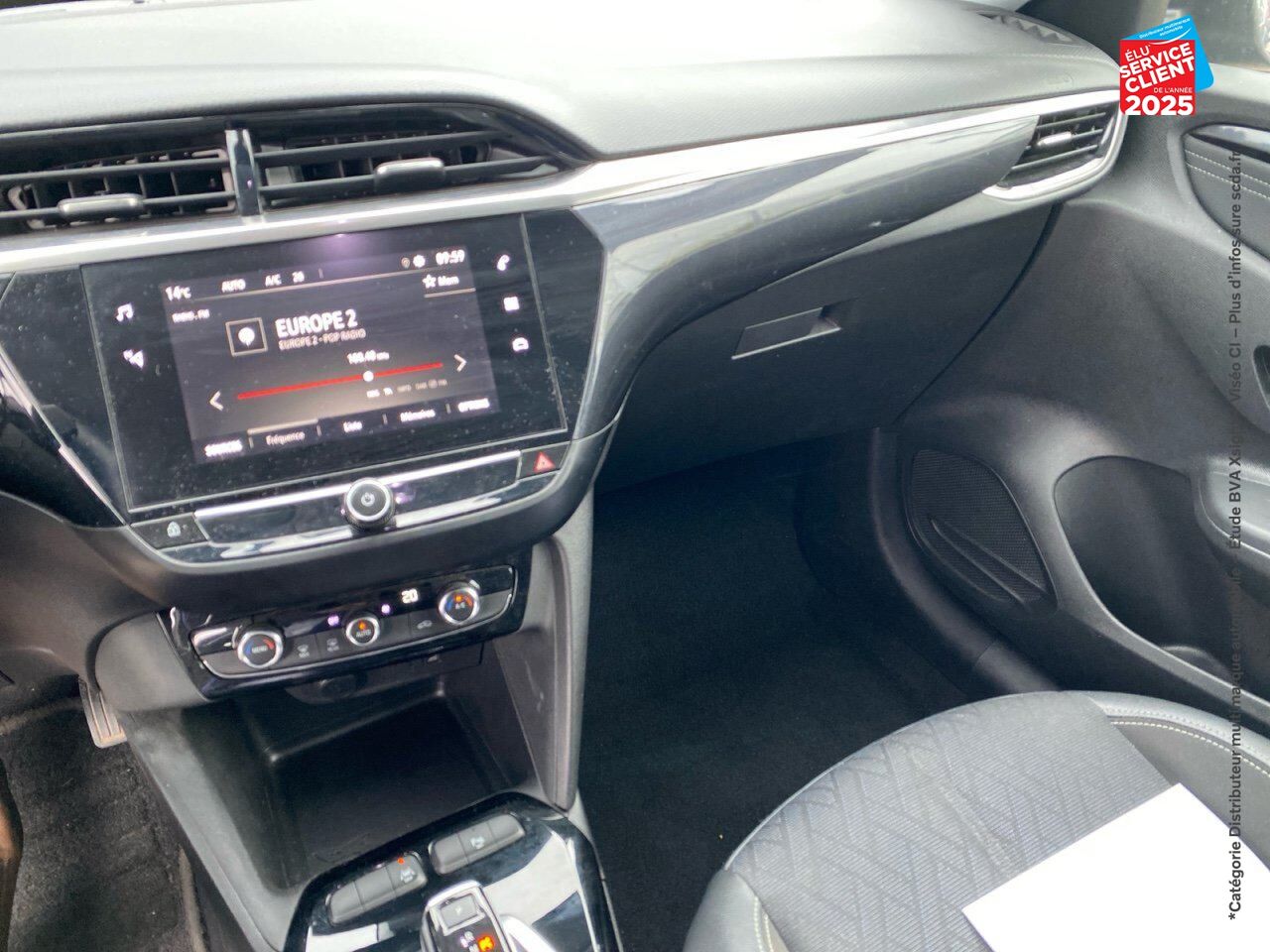 Véhicule d'occasion OPEL CORSA CORSA-E 136CH ELEGANCE chez Opel Besançon
