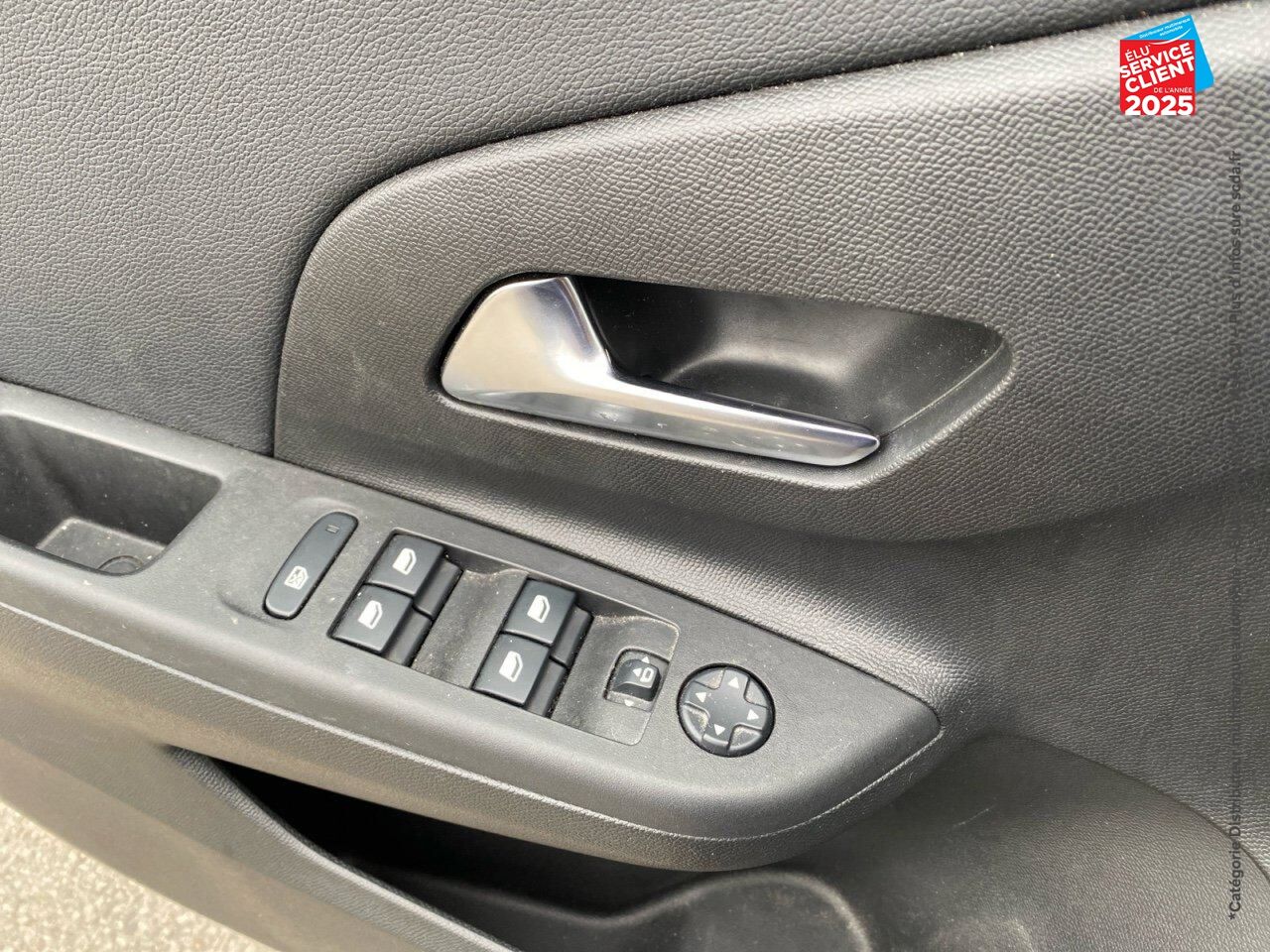 Véhicule d'occasion OPEL CORSA CORSA-E 136CH ELEGANCE chez Opel Besançon