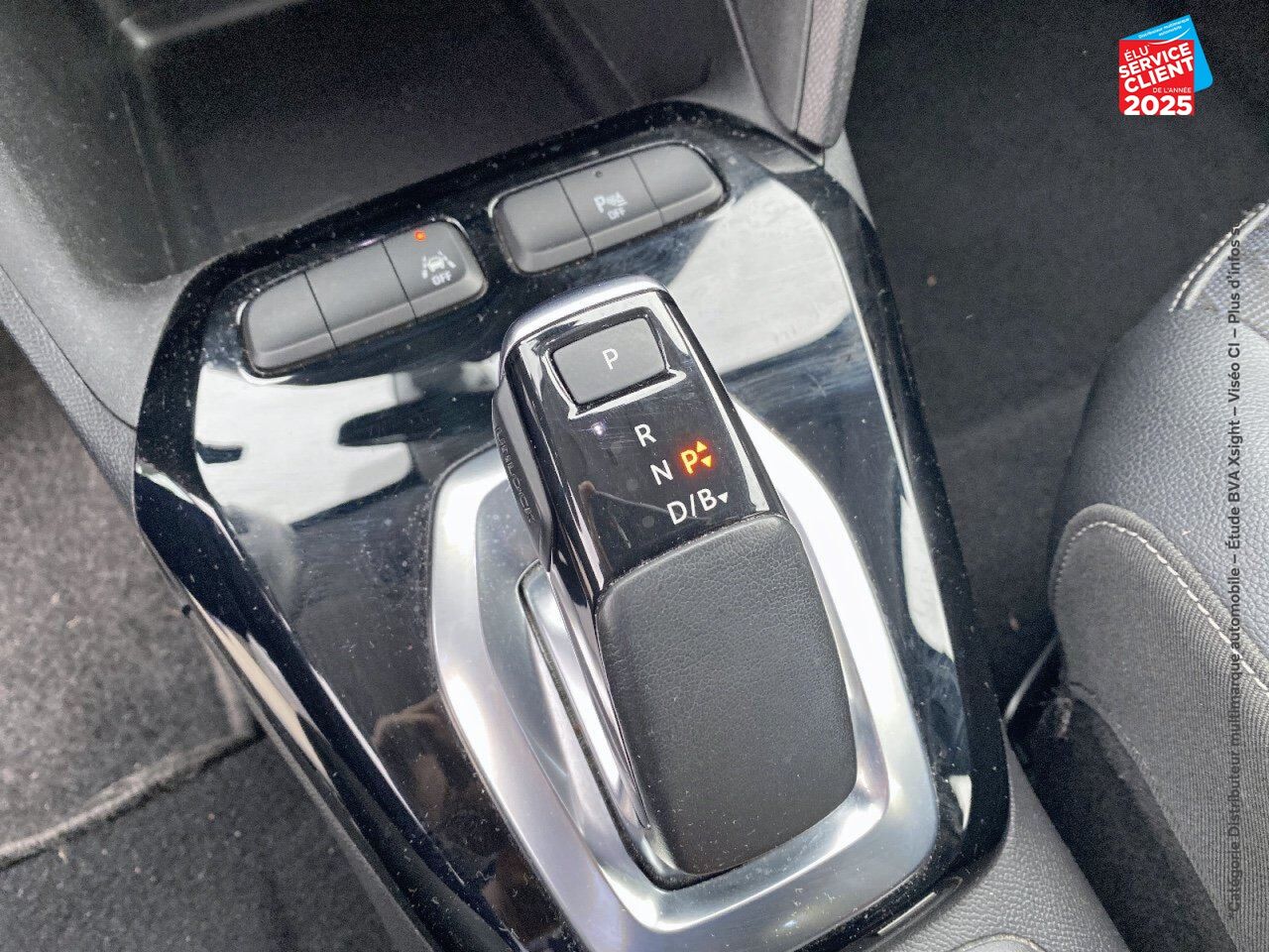 Véhicule d'occasion OPEL CORSA CORSA-E 136CH ELEGANCE chez Opel Besançon