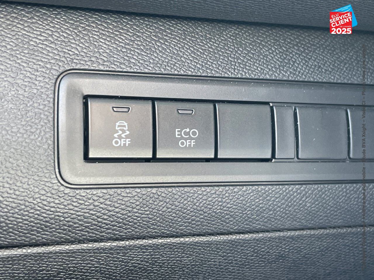 Véhicule d'occasion PEUGEOT 308 1.2 PURETECH 110CH ALLURE SS 5P chez HESS Automobile