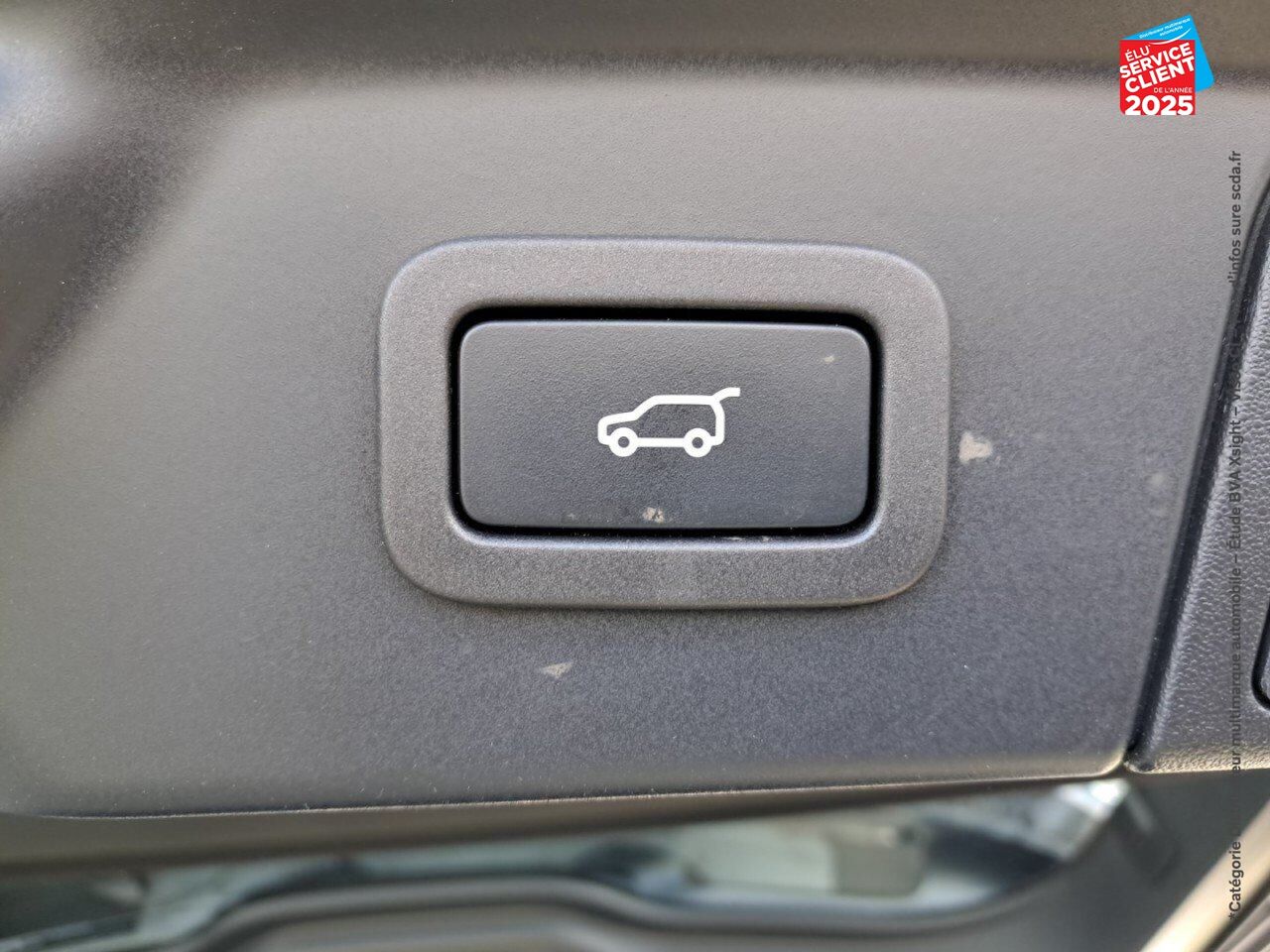 Véhicule d'occasion LAND-ROVER RANGE ROVER VELAR 2.0 P400E 404CH PHEV S AWD BVA AM23 chez Land Rover Strasbourg