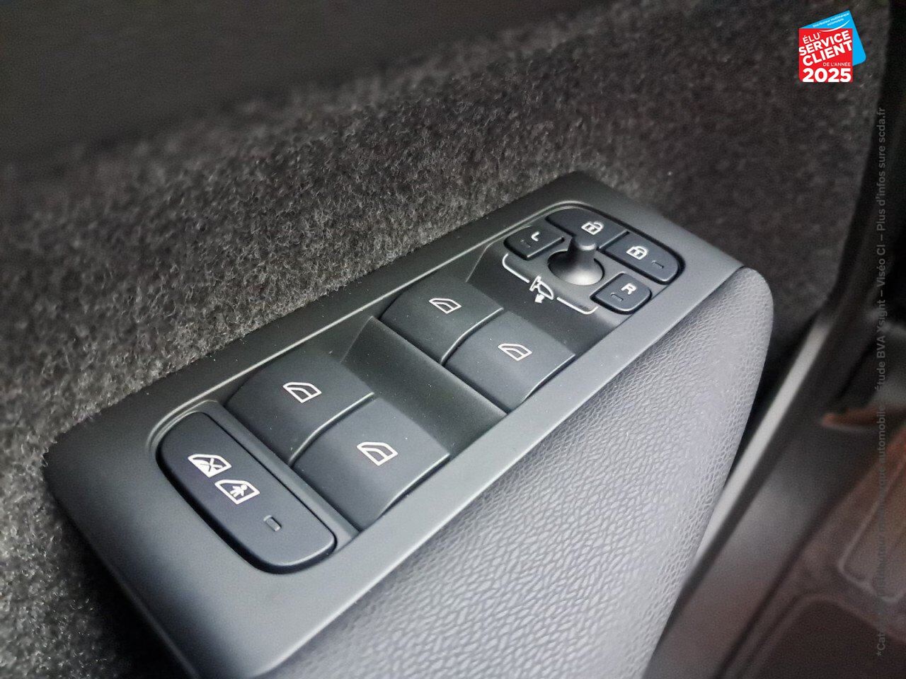 Véhicule d'occasion VOLVO XC40 RECHARGE EXTENDED RANGE 252CH ULTIMATE chez Volvo Chalons