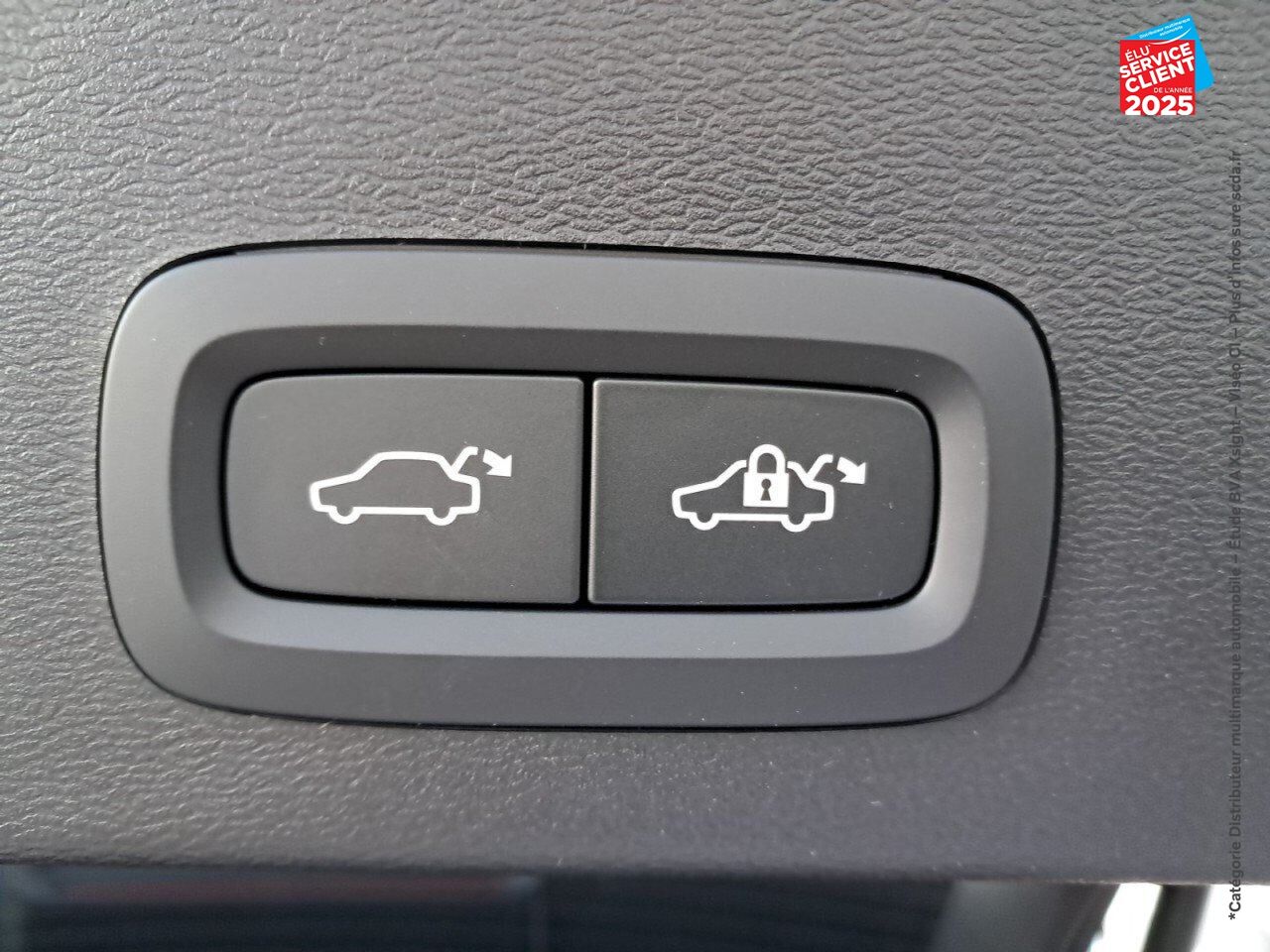 Véhicule d'occasion VOLVO XC40 RECHARGE EXTENDED RANGE 252CH ULTIMATE chez Volvo Chalons