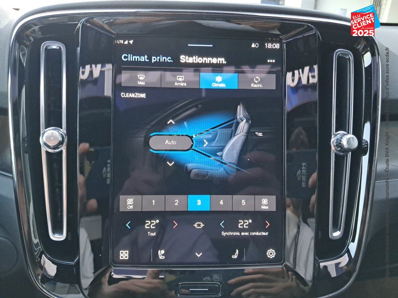 Véhicule d'occasion VOLVO XC40 RECHARGE EXTENDED RANGE 252CH ULTIMATE chez Volvo Chalons
