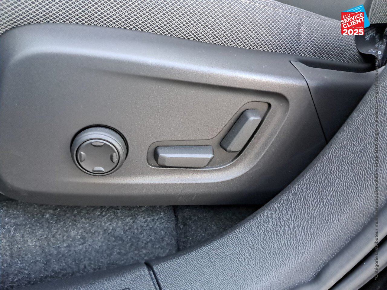 Véhicule d'occasion VOLVO XC40 RECHARGE EXTENDED RANGE 252CH ULTIMATE chez Volvo Chalons