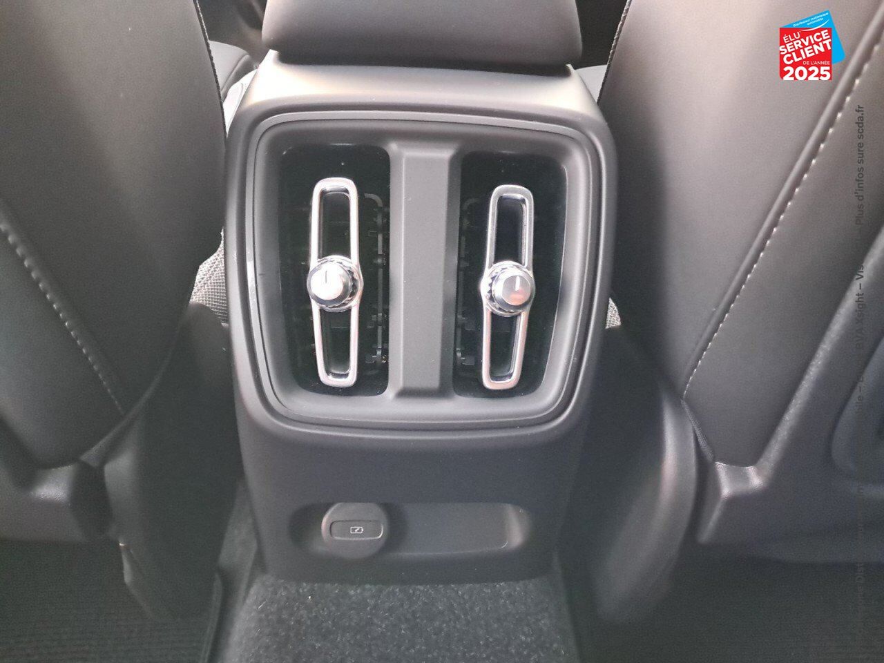 Véhicule d'occasion VOLVO XC40 RECHARGE EXTENDED RANGE 252CH ULTIMATE chez Volvo Chalons