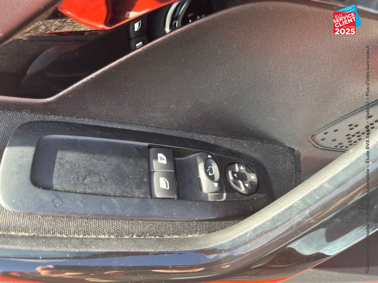 Véhicule d'occasion PEUGEOT 208 1.2 PURETECH 82CH STYLE 5P chez Hyundai Epernay