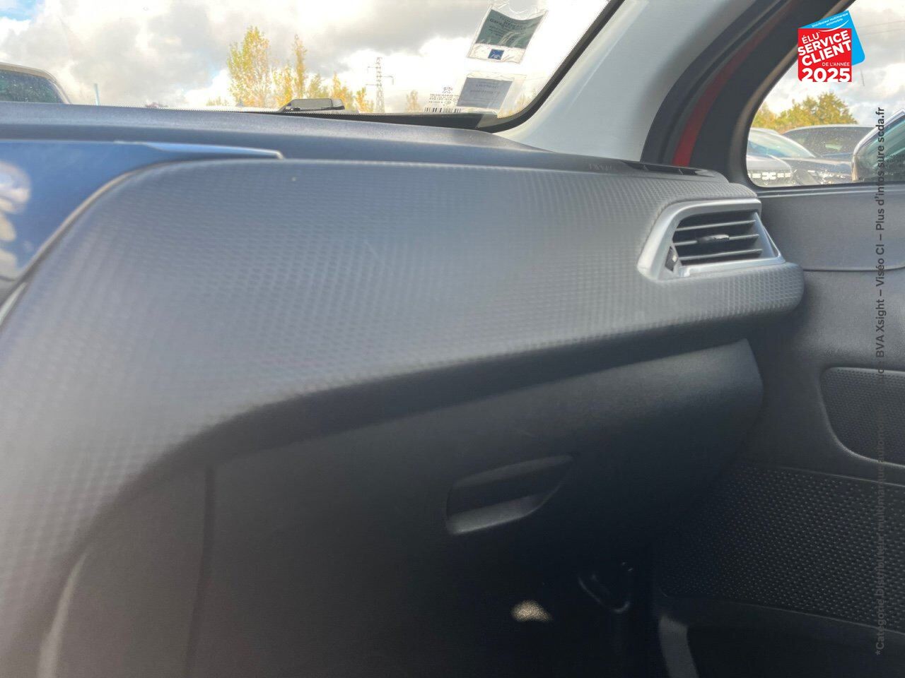 Véhicule d'occasion PEUGEOT 208 1.2 PURETECH 82CH STYLE 5P chez Hyundai Epernay