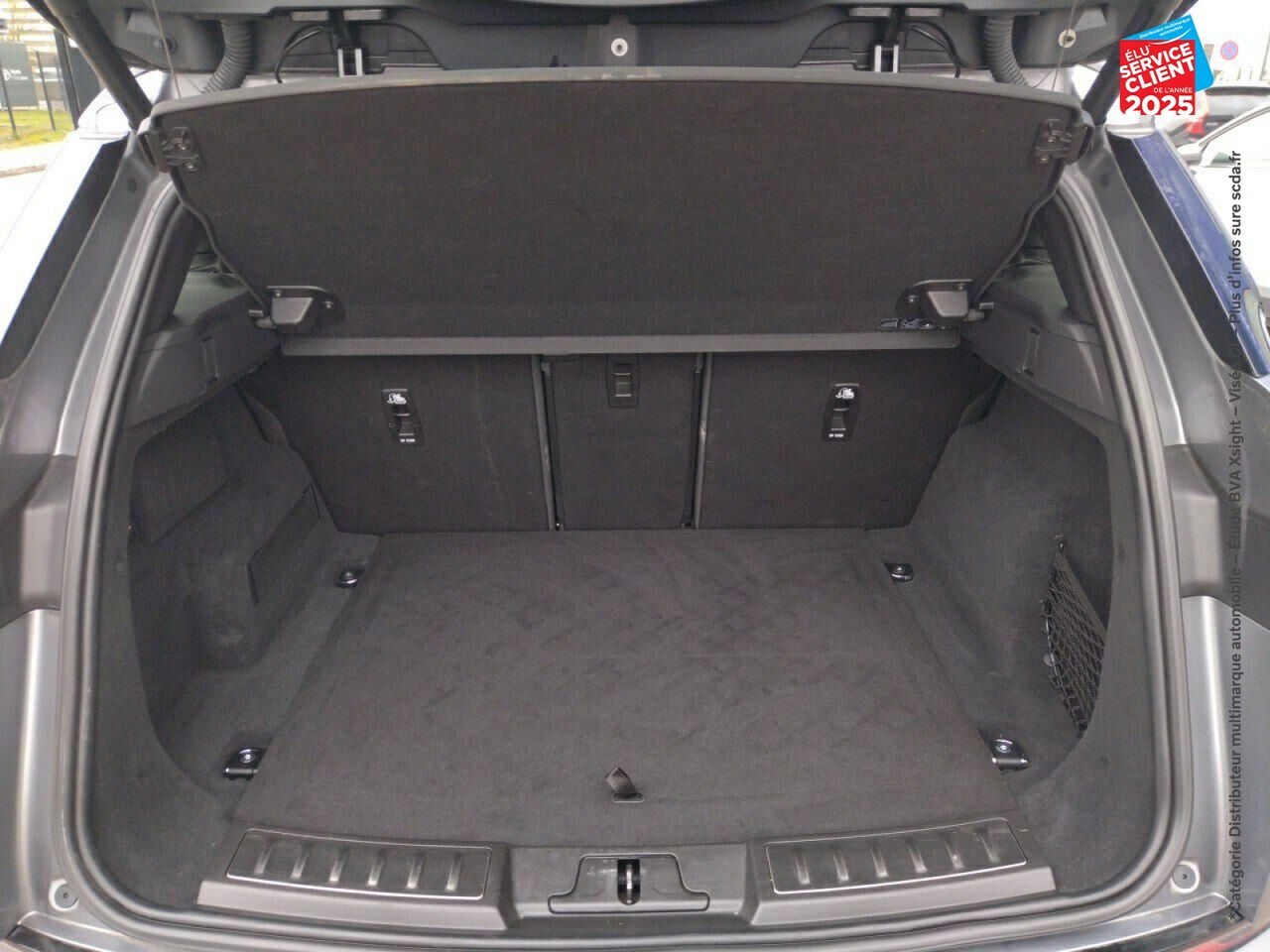Véhicule d'occasion LAND-ROVER RANGE ROVER EVOQUE 1.5 P300E 309CH R-DYNAMIC SE AWD BVA MARK III chez Volvo Reims