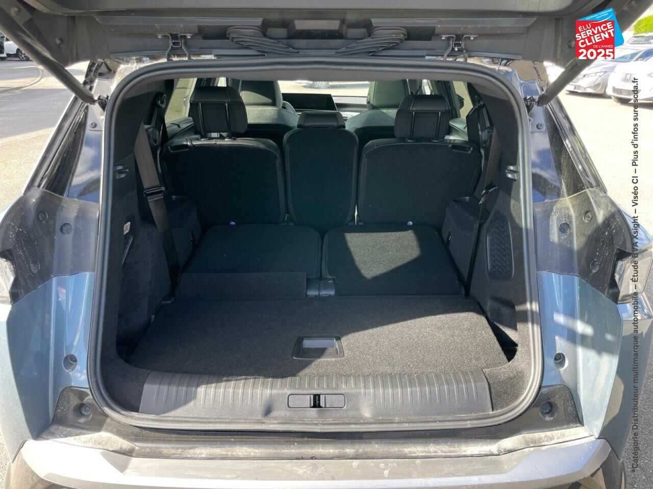 Véhicule d'occasion PEUGEOT 5008 ELECTRIQUE 210CH BATTERIE 73 KWH GT chez Renault Colmar