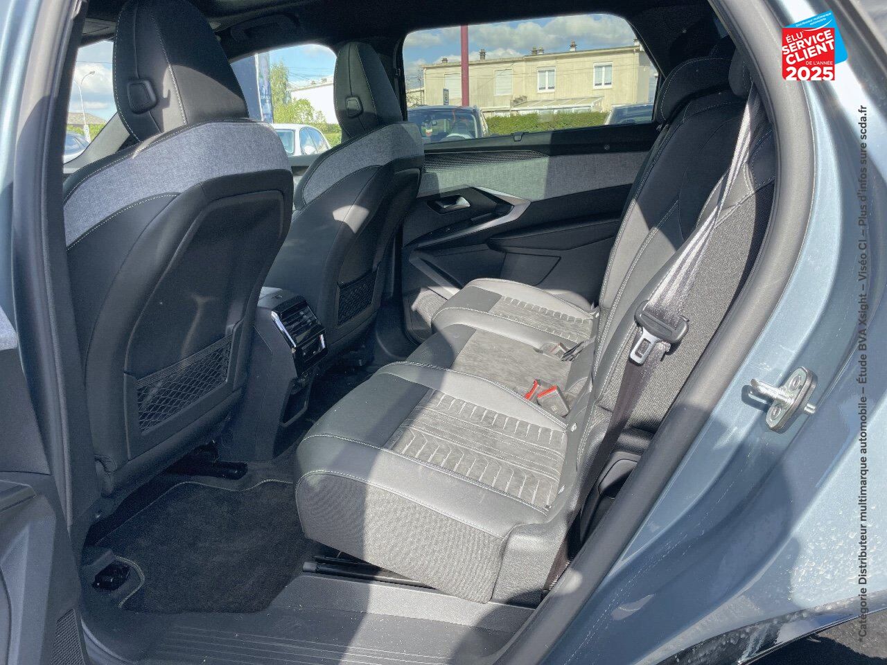 Véhicule d'occasion PEUGEOT 5008 ELECTRIQUE 210CH BATTERIE 73 KWH GT chez Renault Colmar
