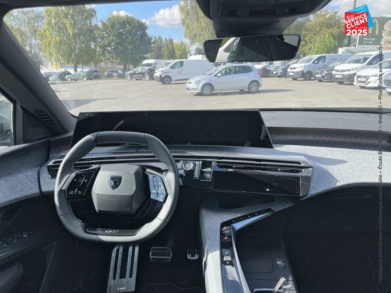 Véhicule d'occasion PEUGEOT 5008 ELECTRIQUE 210CH BATTERIE 73 KWH GT chez Renault Colmar