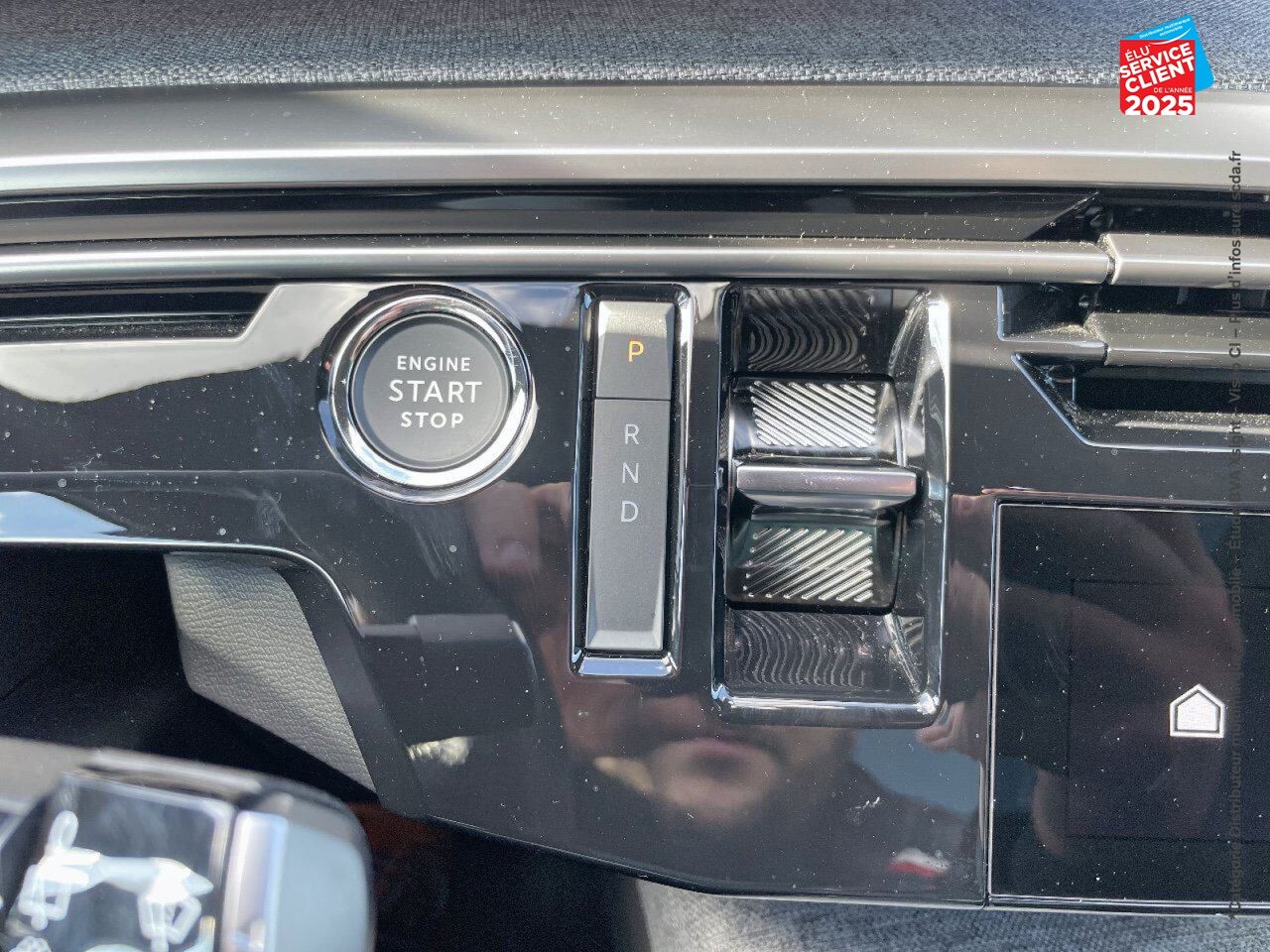 Véhicule d'occasion PEUGEOT 5008 ELECTRIQUE 210CH BATTERIE 73 KWH GT chez Renault Colmar