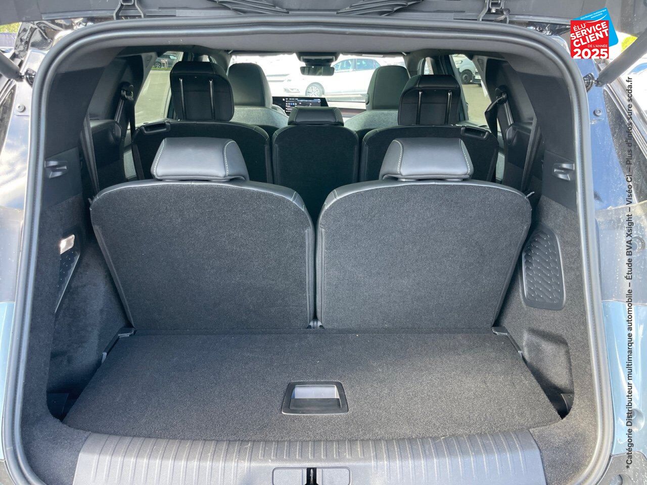 Véhicule d'occasion PEUGEOT 5008 ELECTRIQUE 210CH BATTERIE 73 KWH GT chez Renault Colmar
