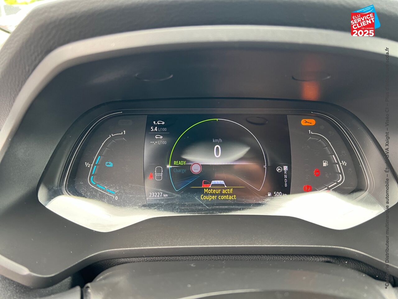 Véhicule d'occasion RENAULT CAPTUR 1.6 E-TECH HYBRIDE 145CH EVOLUTION GPS chez Hyundai Epernay