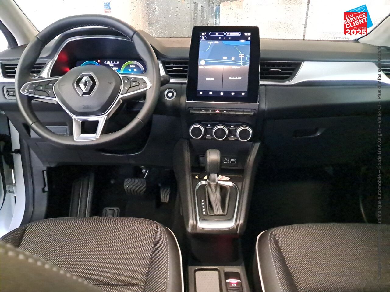 Véhicule d'occasion RENAULT CAPTUR 1.6 E-TECH HYBRIDE 145CH TECHNO chez Toyota Saint Dizier