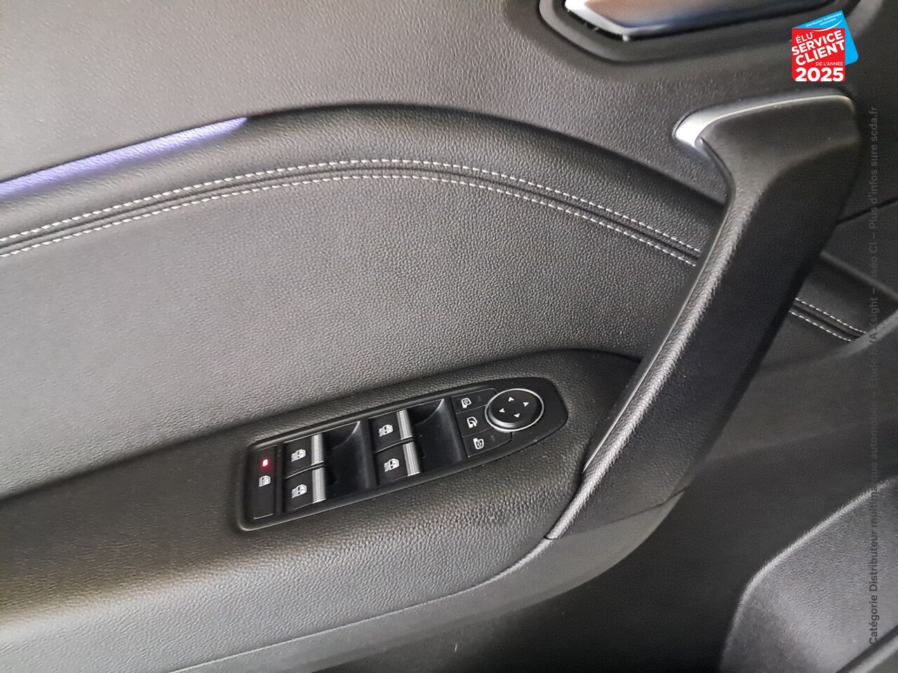 Véhicule d'occasion RENAULT CAPTUR 1.6 E-TECH HYBRIDE 145CH TECHNO chez Toyota Saint Dizier