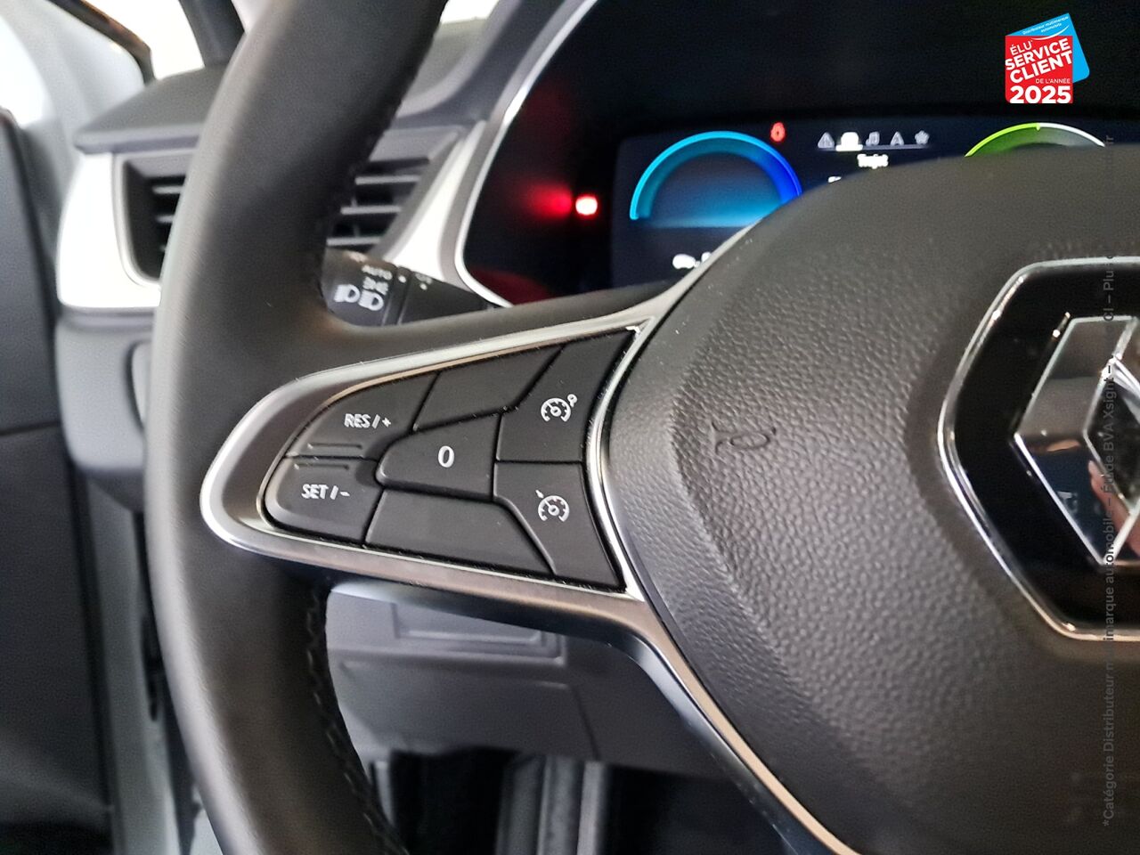 Véhicule d'occasion RENAULT CAPTUR 1.6 E-TECH HYBRIDE 145CH TECHNO chez Toyota Saint Dizier