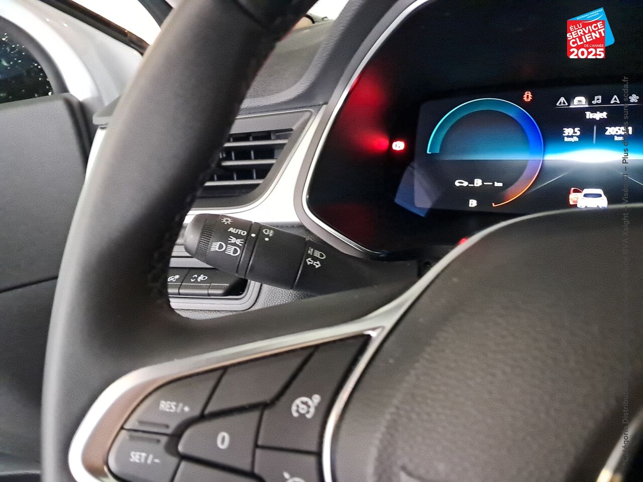 Véhicule d'occasion RENAULT CAPTUR 1.6 E-TECH HYBRIDE 145CH TECHNO chez Toyota Saint Dizier