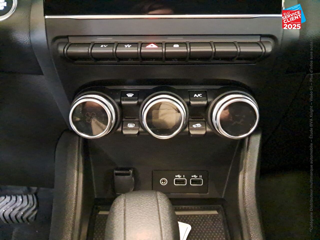 Véhicule d'occasion RENAULT CAPTUR 1.6 E-TECH HYBRIDE 145CH TECHNO chez Toyota Saint Dizier