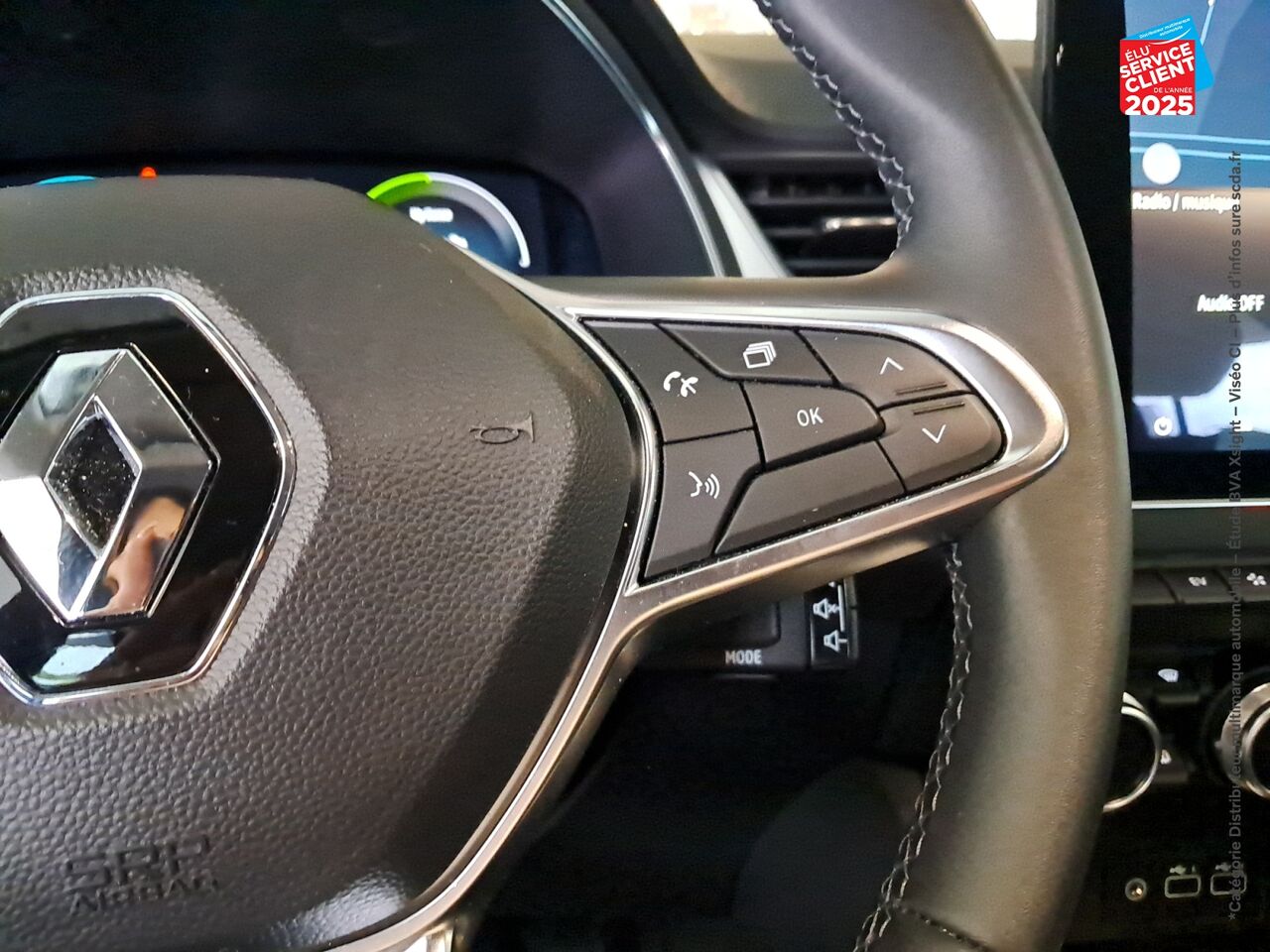 Véhicule d'occasion RENAULT CAPTUR 1.6 E-TECH HYBRIDE 145CH TECHNO chez Toyota Saint Dizier