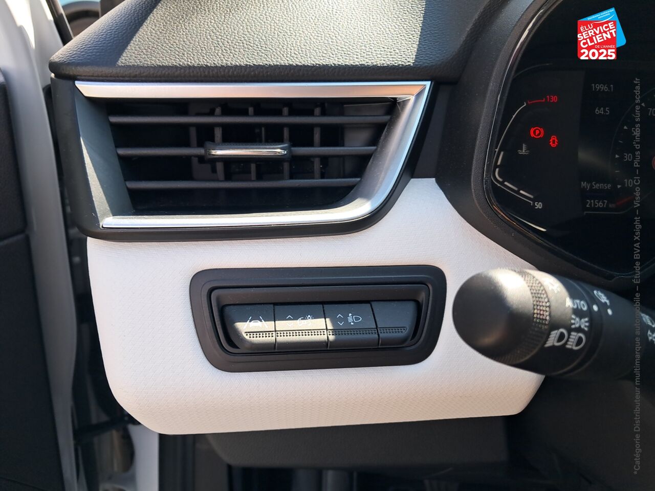 Véhicule d'occasion RENAULT CLIO 1.3 TCE 140CH TECHNO CAMERA GPS chez Renault Sélestat