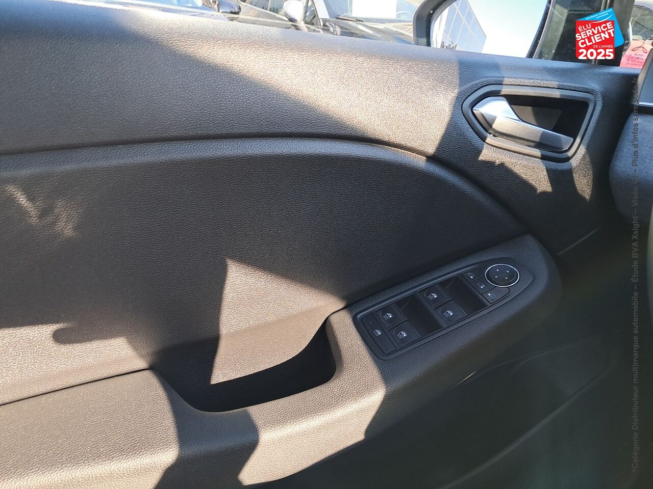 Véhicule d'occasion RENAULT CLIO 1.6 E-TECH 145CH FULL HYBRID EVOLUTION RADAR AR chez Renault Colmar