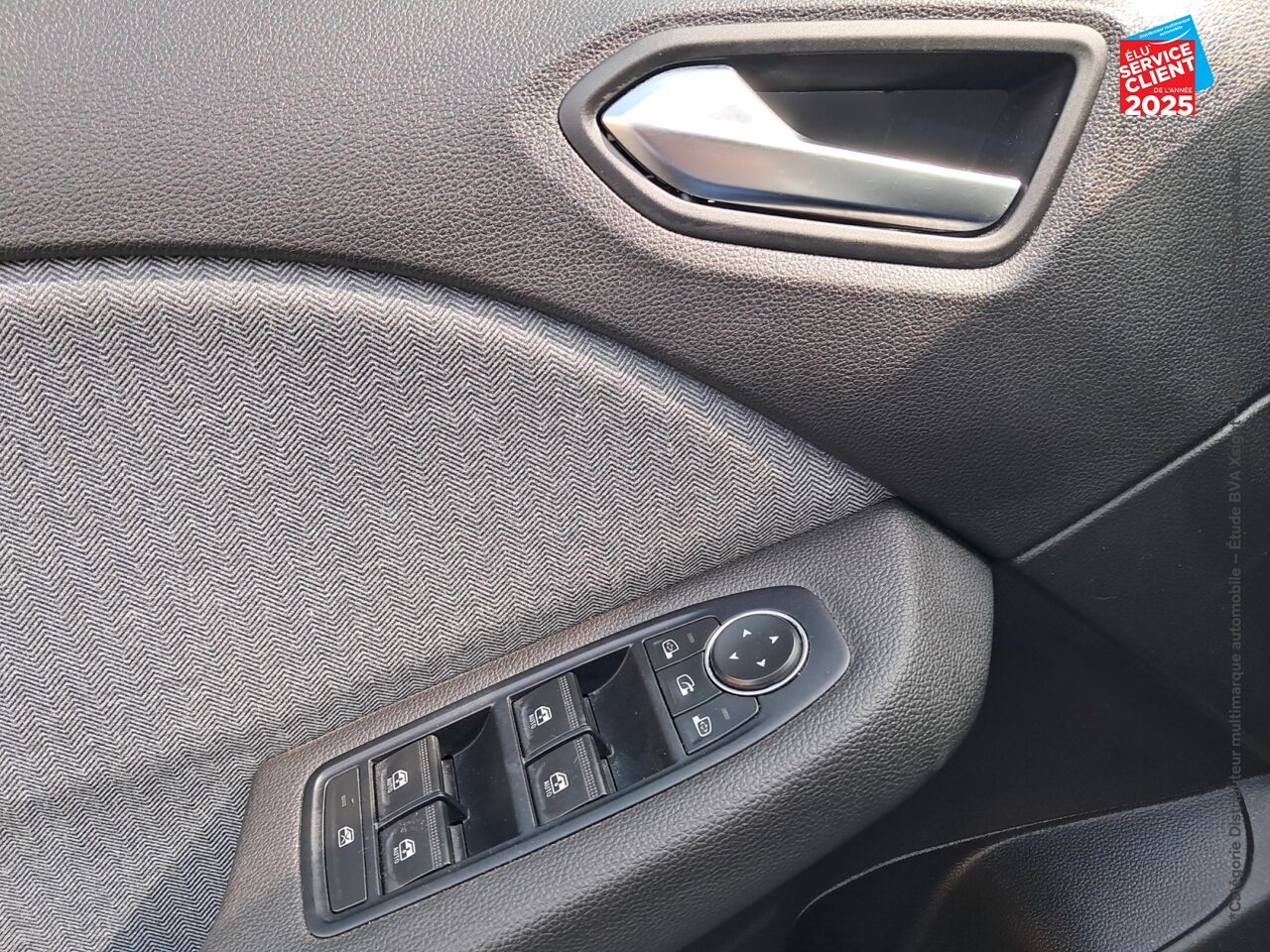 Véhicule d'occasion RENAULT CLIO 1.6 E-TECH HYBRIDE 145CH TECHNO chez Toyota Thionville