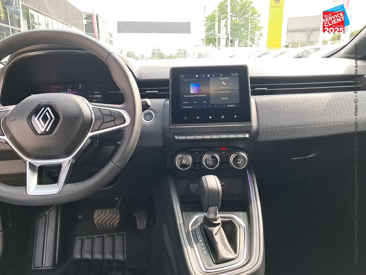Véhicule d'occasion RENAULT CLIO 1.6 E-TECH HYBRIDE 145CH TECHNO chez Toyota Thionville