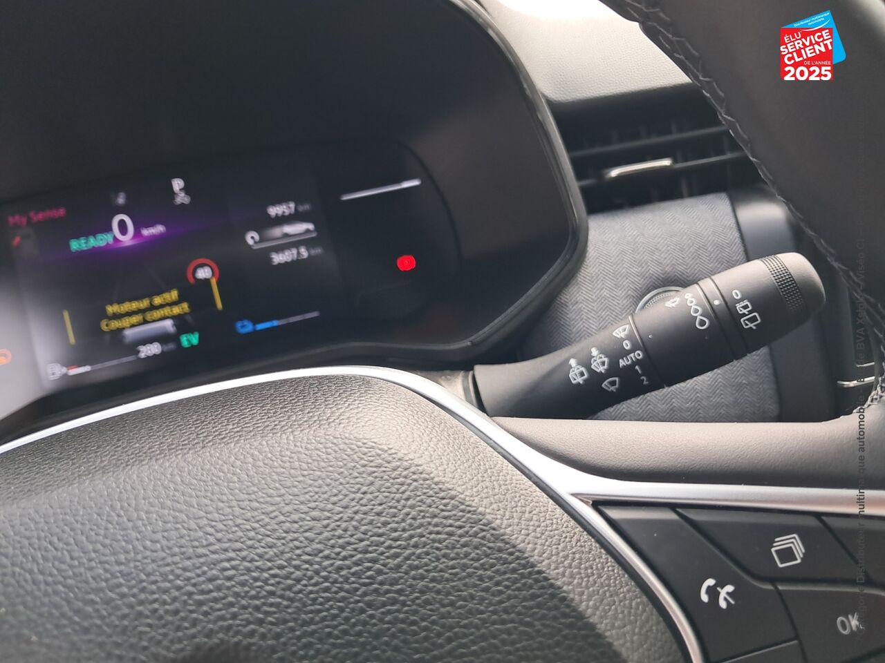 Véhicule d'occasion RENAULT CLIO 1.6 E-TECH HYBRIDE 145CH TECHNO chez Toyota Thionville