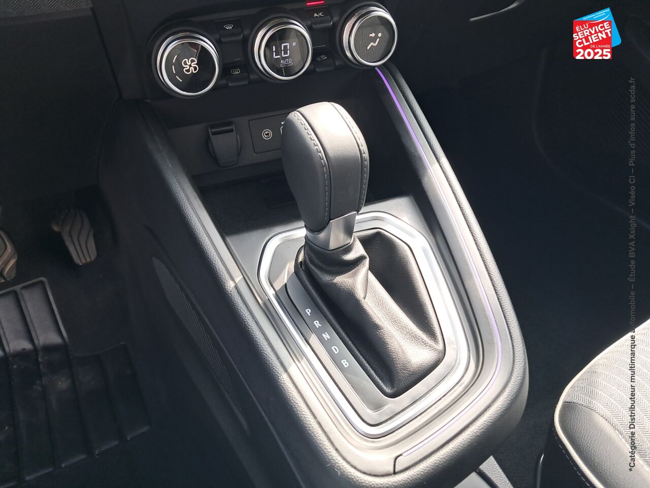 Véhicule d'occasion RENAULT CLIO 1.6 E-TECH HYBRIDE 145CH TECHNO chez Toyota Thionville
