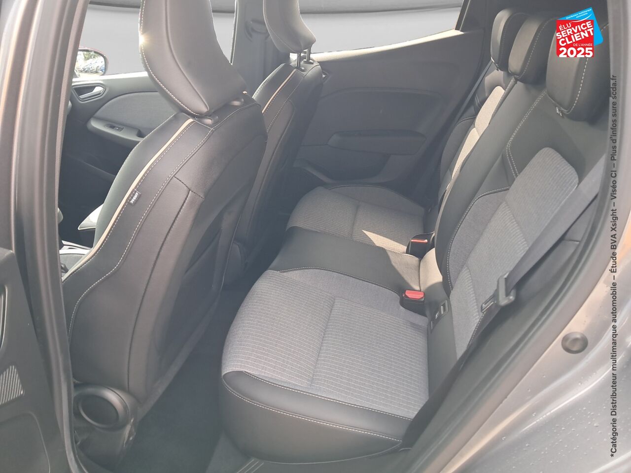 Véhicule d'occasion RENAULT CLIO 1.6 E-TECH HYBRIDE 145CH TECHNO chez Toyota Thionville
