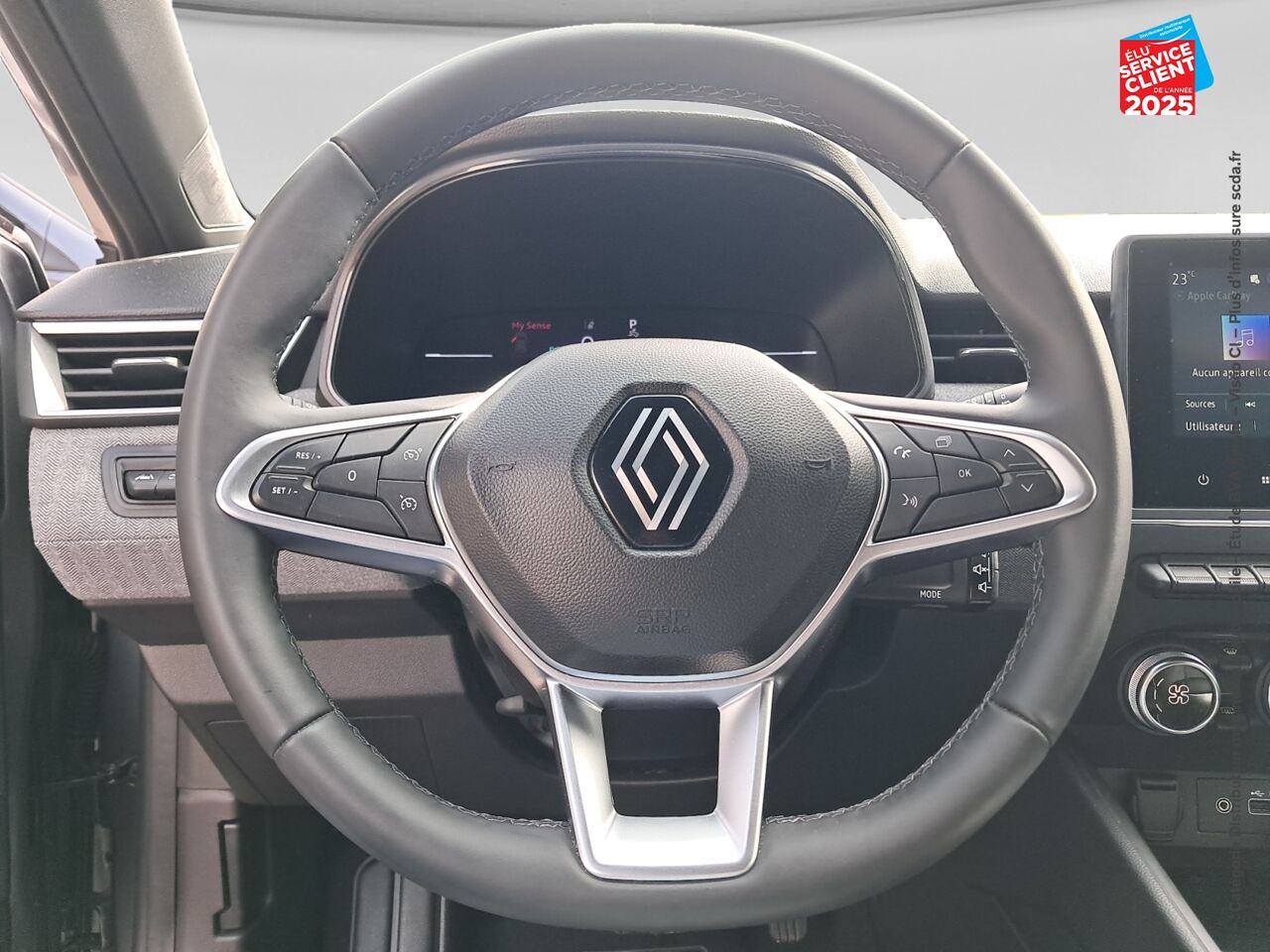 Véhicule d'occasion RENAULT CLIO 1.6 E-TECH HYBRIDE 145CH TECHNO chez Toyota Thionville