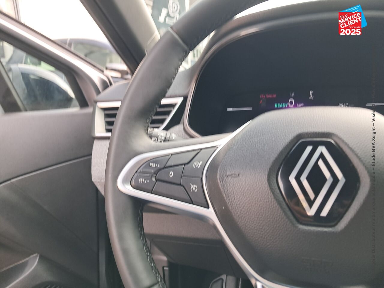 Véhicule d'occasion RENAULT CLIO 1.6 E-TECH HYBRIDE 145CH TECHNO chez Toyota Thionville