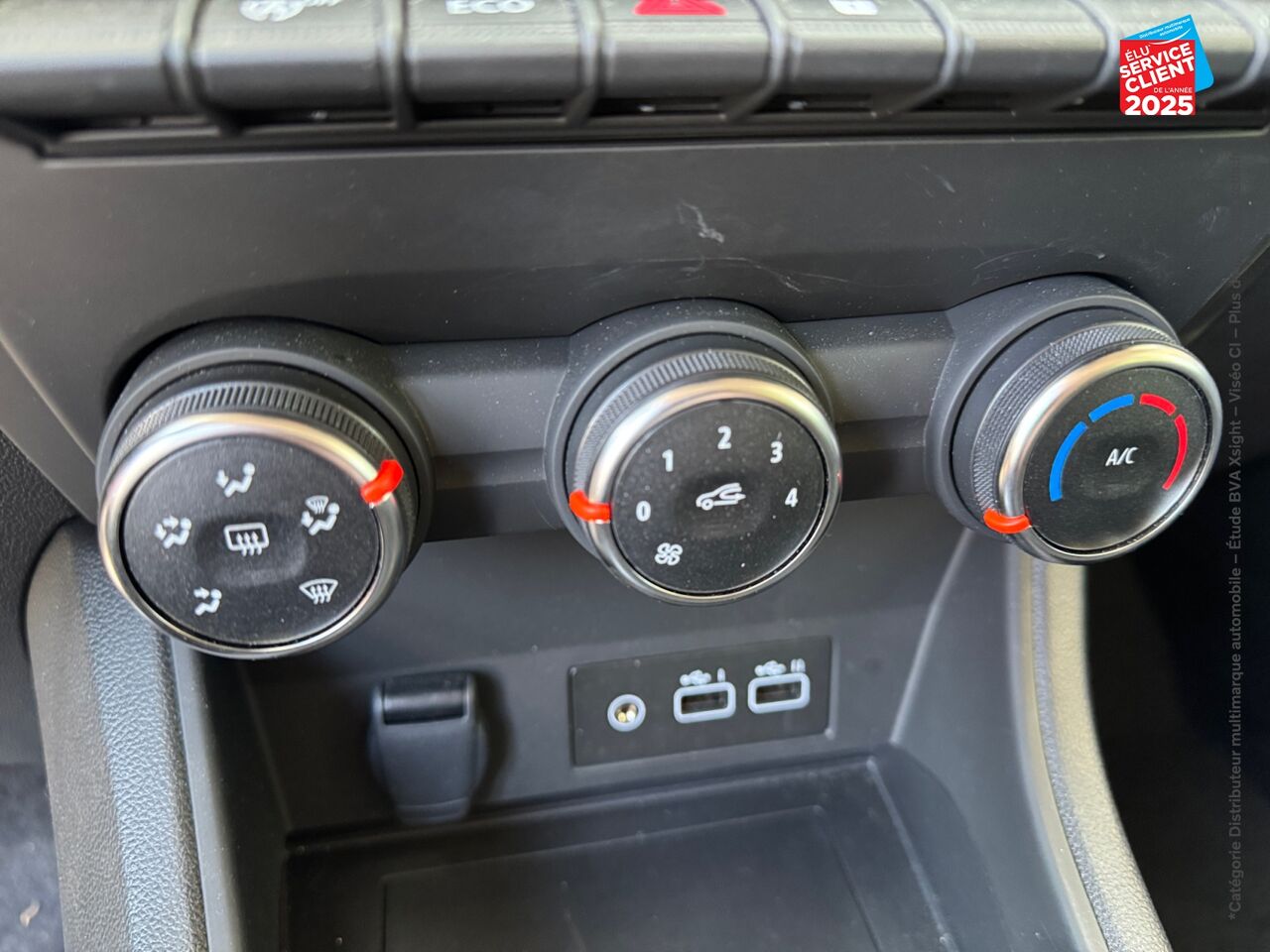 Véhicule d'occasion RENAULT CAPTUR 1.0 TCE 90CH EVOLUTION GPS chez Hyundai Epernay