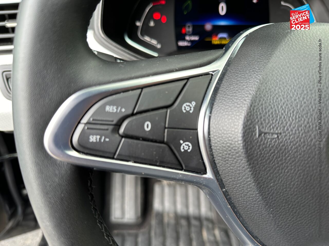 Véhicule d'occasion RENAULT CLIO 1.0 TCE 90CH TECHNO GPS CAMERA chez HESS Automobile