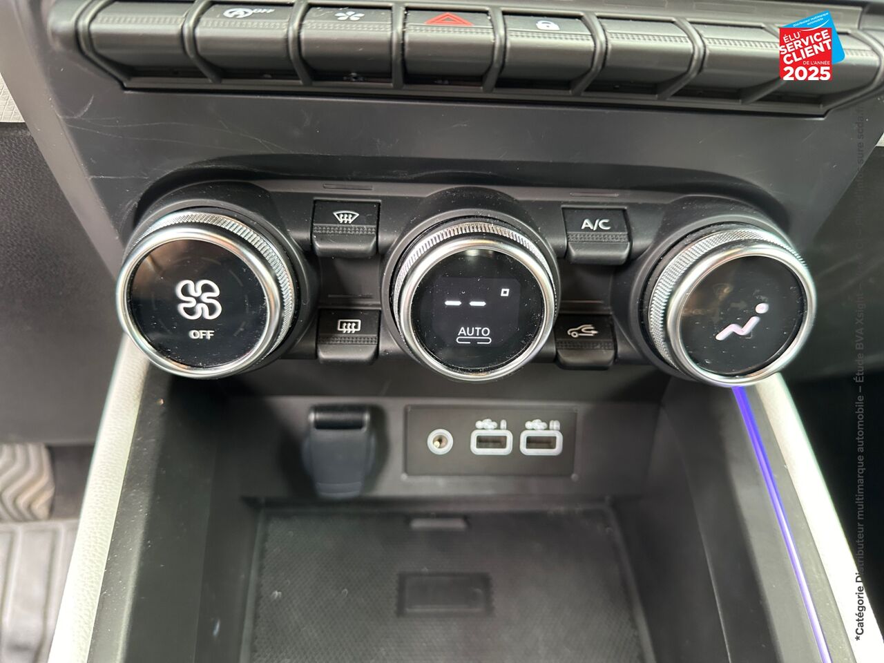 Véhicule d'occasion RENAULT CLIO 1.0 TCE 90CH TECHNO GPS CAMERA chez HESS Automobile
