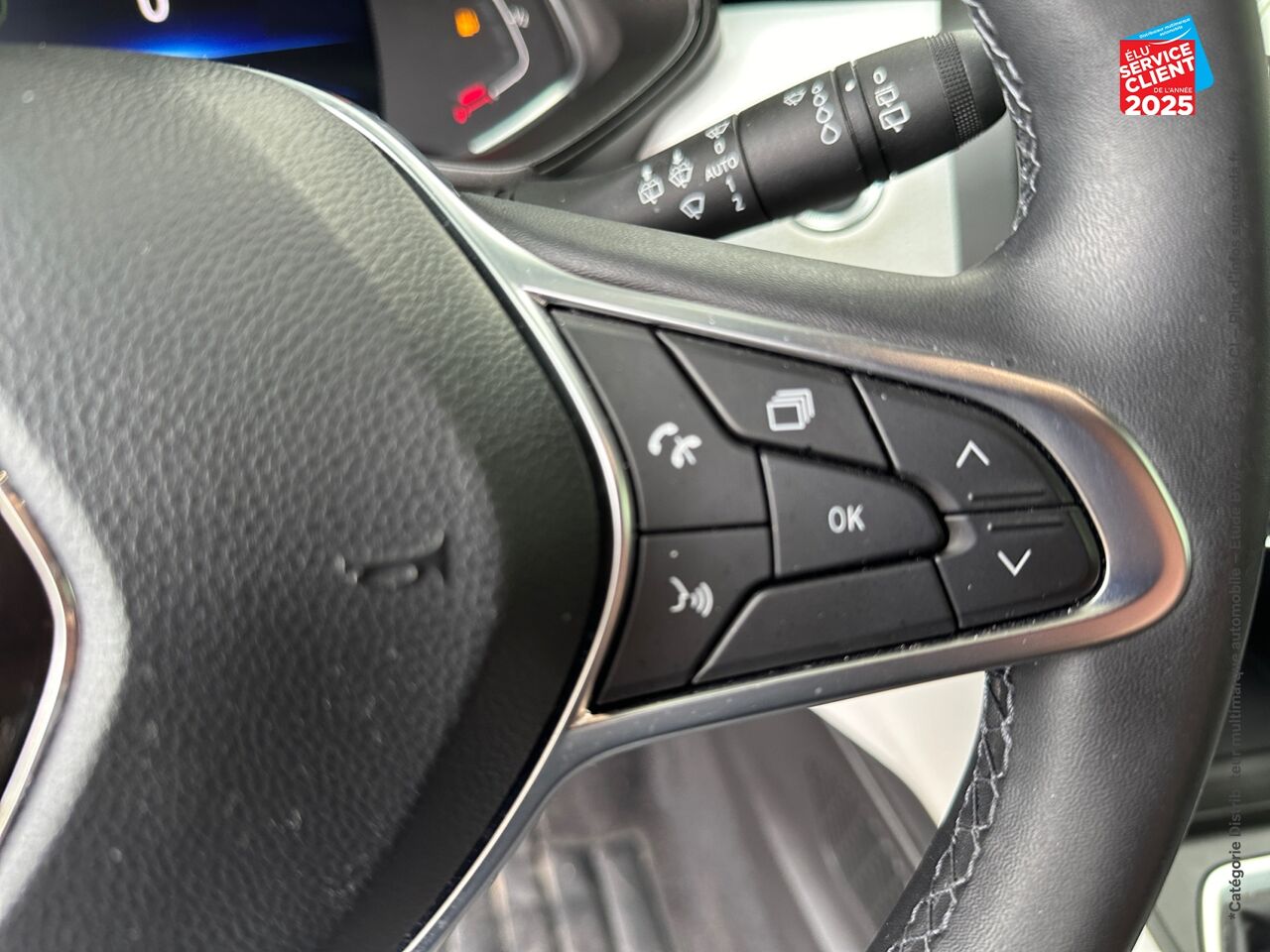 Véhicule d'occasion RENAULT CLIO 1.0 TCE 90CH TECHNO GPS CAMERA chez HESS Automobile