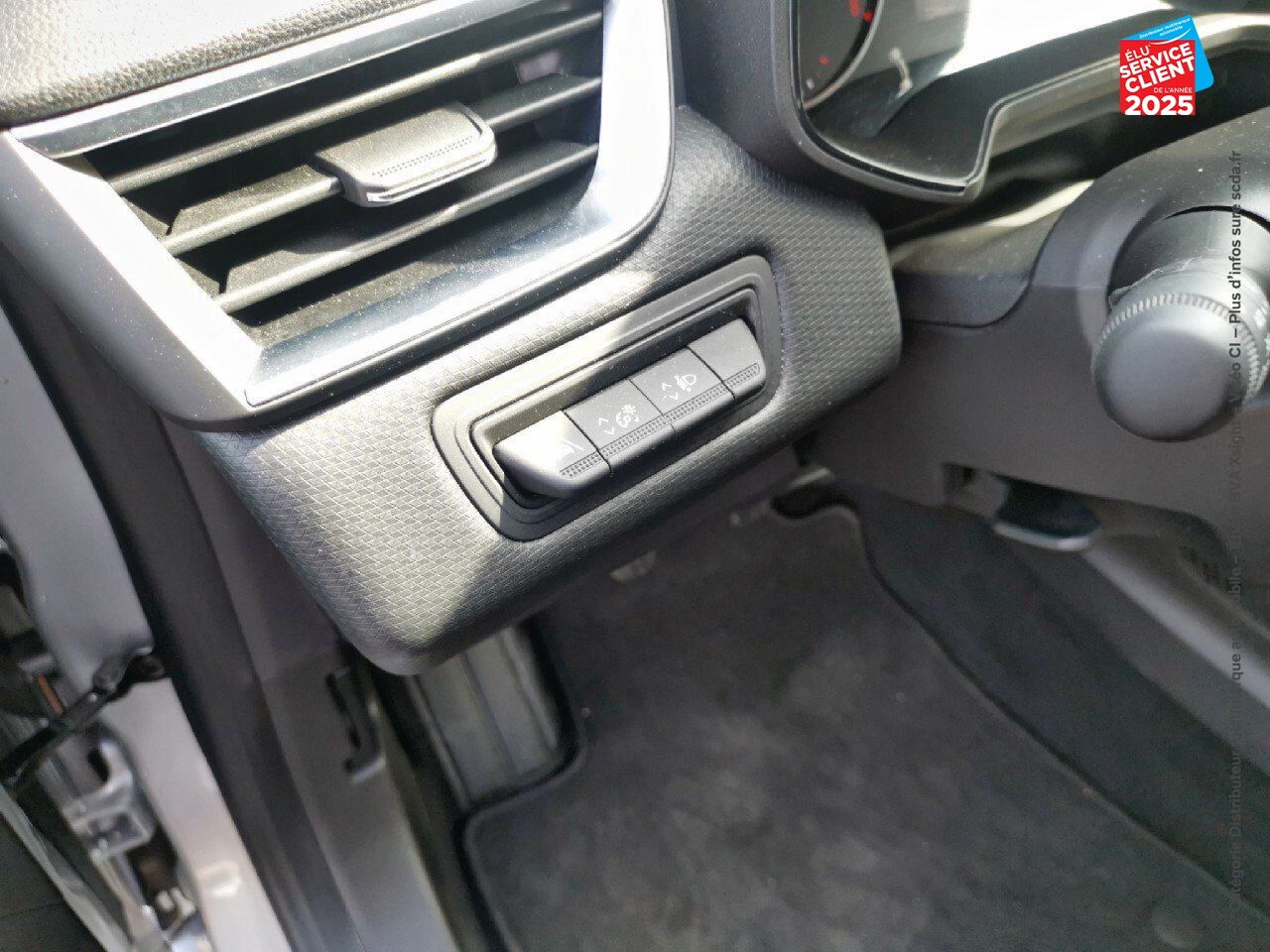 Véhicule d'occasion RENAULT CLIO 1.0 TCE 90CH EQUILIBRE chez Renault Belfort