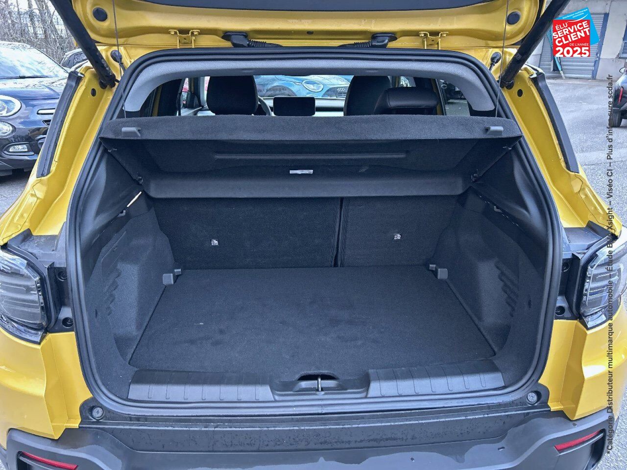 Véhicule d'occasion JEEP AVENGER 1.2 TURBO T3 100CH MHEV SUMMIT BVR6 chez Renault Saint-Louis