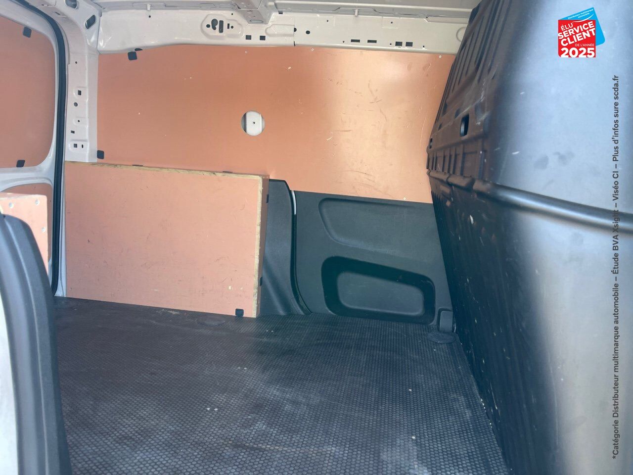 Véhicule d'occasion OPEL COMBO CARGO L1H1 650KG 1.2 110CH SS chez Toyota Saint Dizier